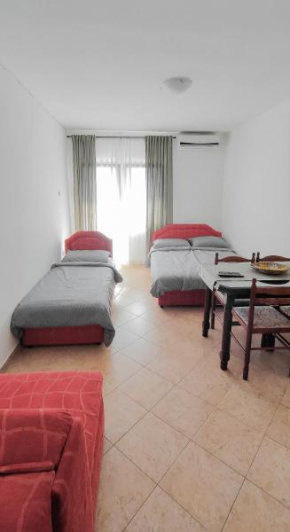 Zlatni Pijesak Studio Apartmani